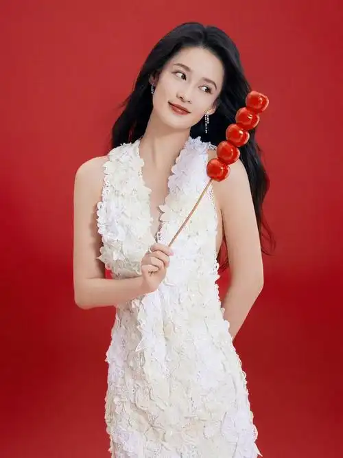 支持维权!李沁方回应被短剧p黑白照:请制作方自查并删除内容