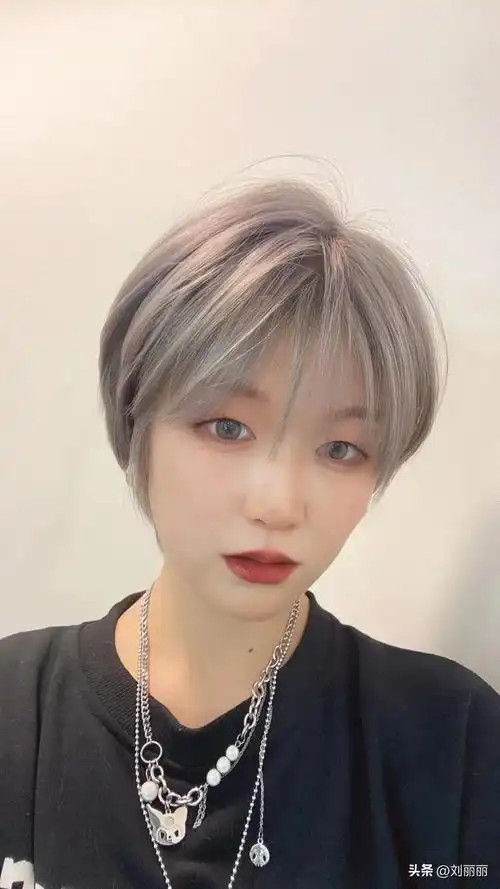 小脸发型图片女短发,2022推荐8款「短发造型」图鉴,利落清爽又修饰