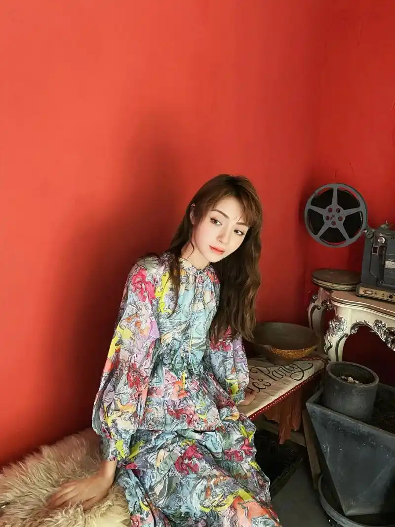 79 #麦迪娜 72 复古色彩写真 79 浪漫色彩碰撞7415灵韵复古