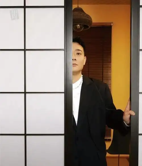 来自"德云天团" 的高颜值师徒|栾云平|德云社|郭德纲|演员|伊周_网易