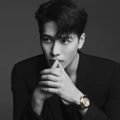 王嘉尔发型分享更适合亚洲面孔的完美长发