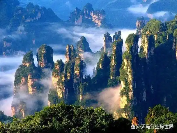 探寻世界上最迷人的自然奇观:令人叹为观止的七大奇迹!