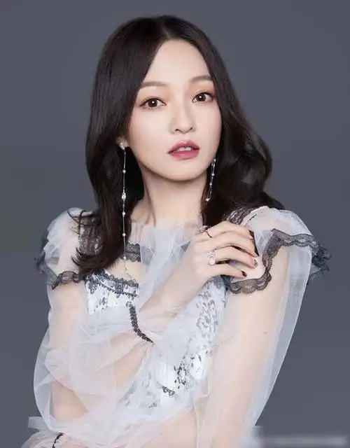 张韶涵参加歌唱比赛歌手被批是舞女抖音网红评批好油腻