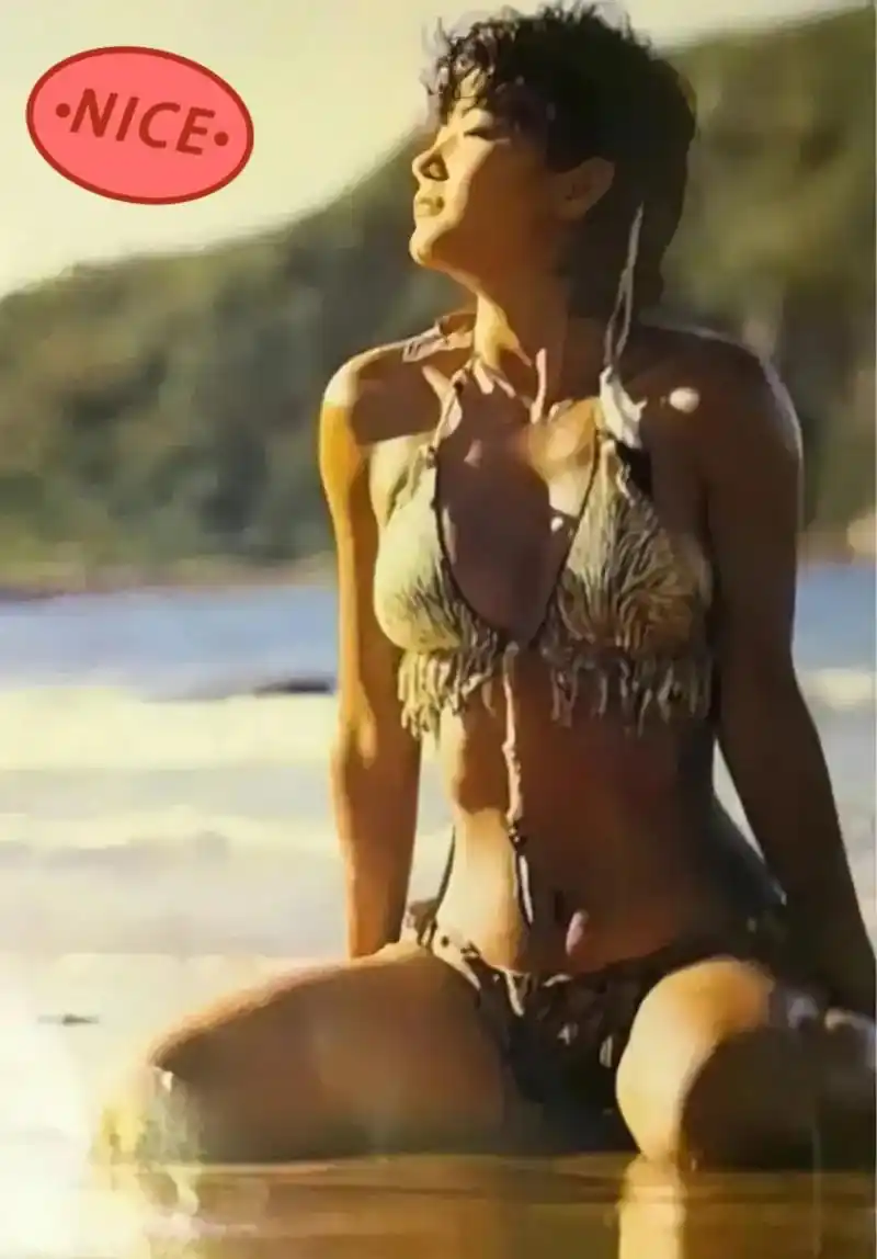 那一年,林青霞才22岁,年轻的她留下了这组青涩的泳装照!