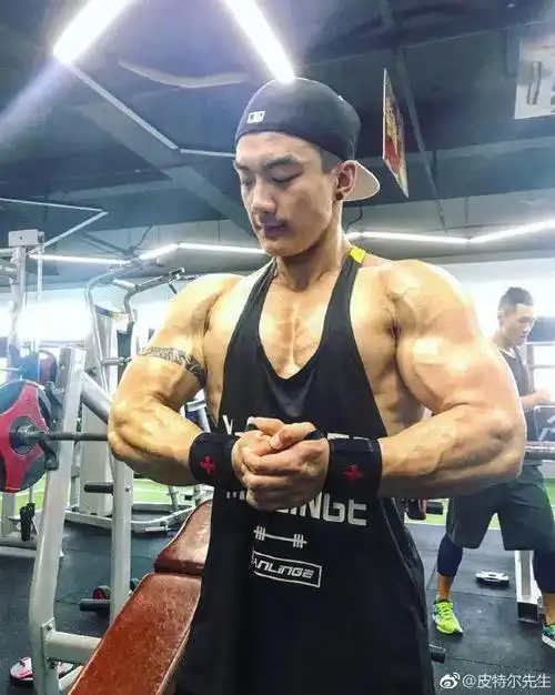 郑恺你的肌肉怎么练成这样了