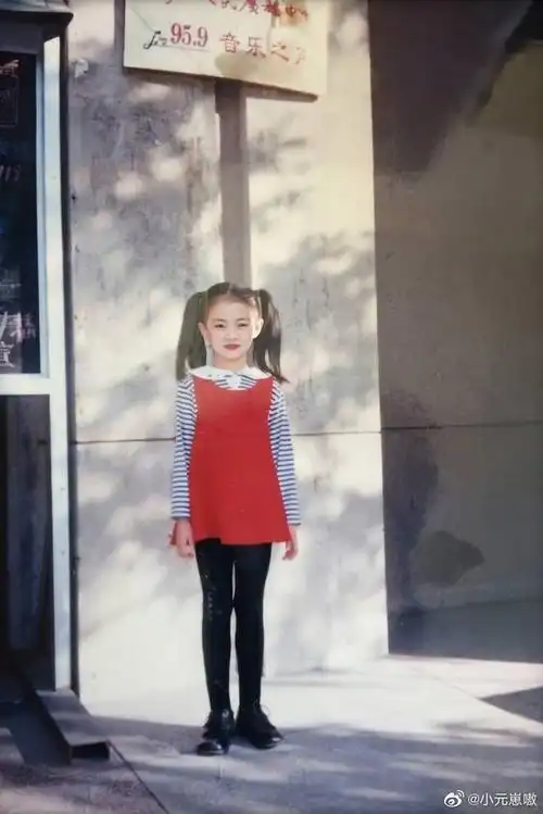 顾上尉的扮演者徐璐是中尉军衔退役的