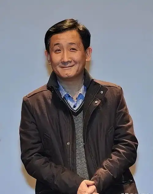 孙凤英:嫁给二婚梁天,替"大表哥"还债百万,把继女当成亲闺女