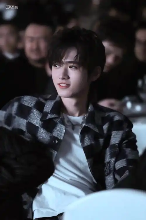 宋亚轩王牌对王牌##elle内场##今日星拍放送