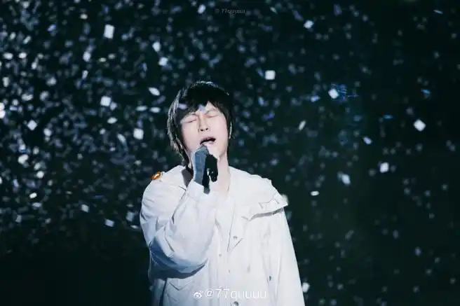 主唱大人生日快乐98人生都太短暂 去疯去爱 去浪费#五月天阿信1206