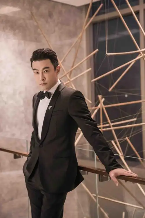 黄维德出席时尚盛典 行走绅士型格不凡_智享