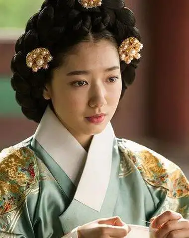 朴信惠变身花美男短发造型中性美2