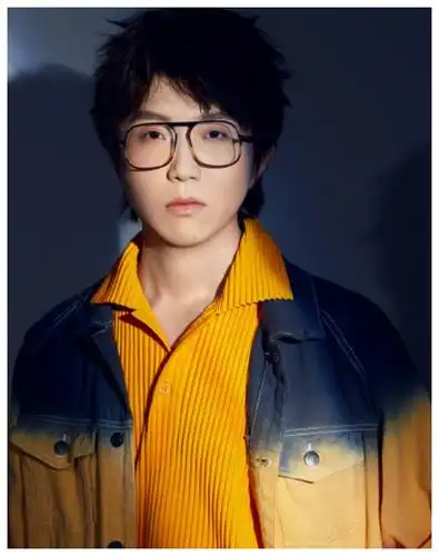 有种整容叫毛不易戴眼镜本以为颜值很普通谁知帅成男神