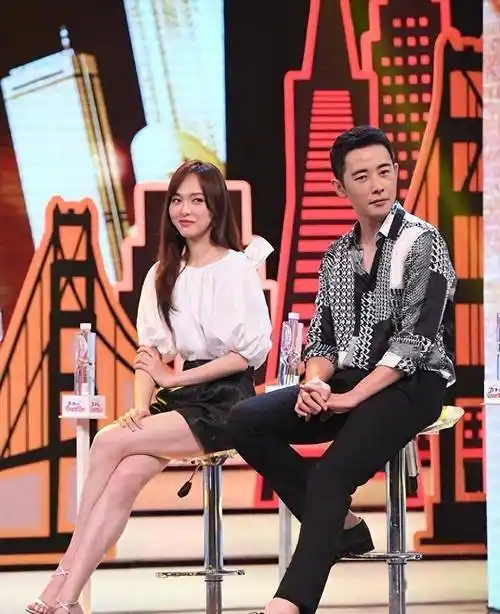 唐嫣公开行程受期待,与罗晋分居两地,夫妻感情依旧甜蜜如初