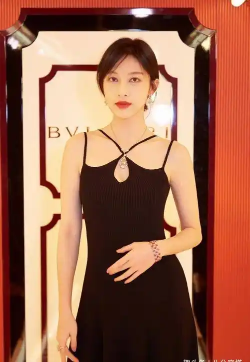 张俪身材好就是任性!