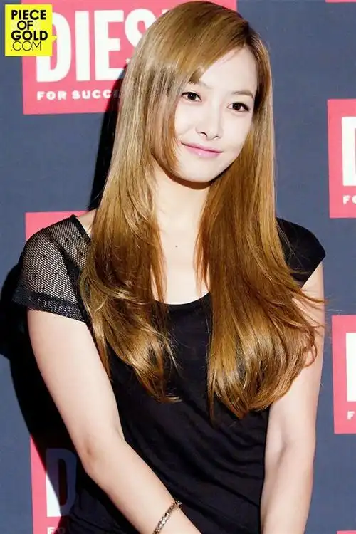 美女明星宋茜图片 f(x)金发宋茜火辣热舞图片