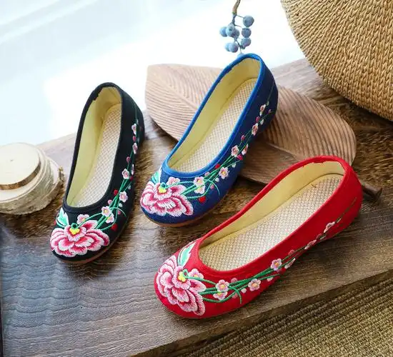 【相思梅】中式复古新娘刺绣花布鞋套脚坡跟牛筋底单鞋休闲女