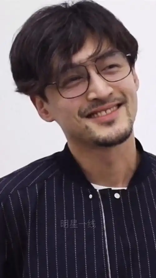 胡歌探班唐嫣,紫萱看到李逍遥的胡子造型笑的停不下来,胡歌对待唐嫣