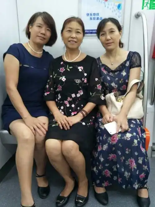 7.1集美区祺袍协会姐妹们合影留念.