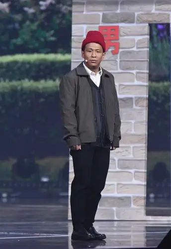 张庭女儿近照撞脸宋小宝皮肤黝黑喜欢搞怪遗传了谁的基因