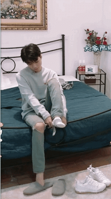 王俊凯中餐厅 cr.劫持天使