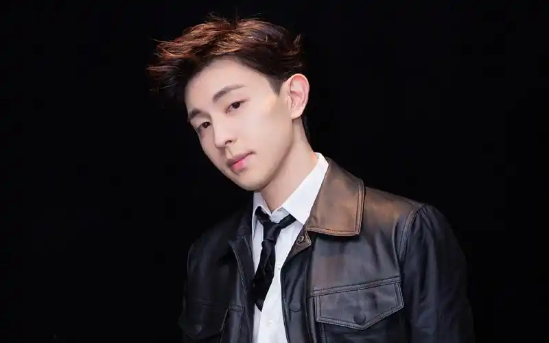 邓伦帅气迷人写真图片桌面壁纸