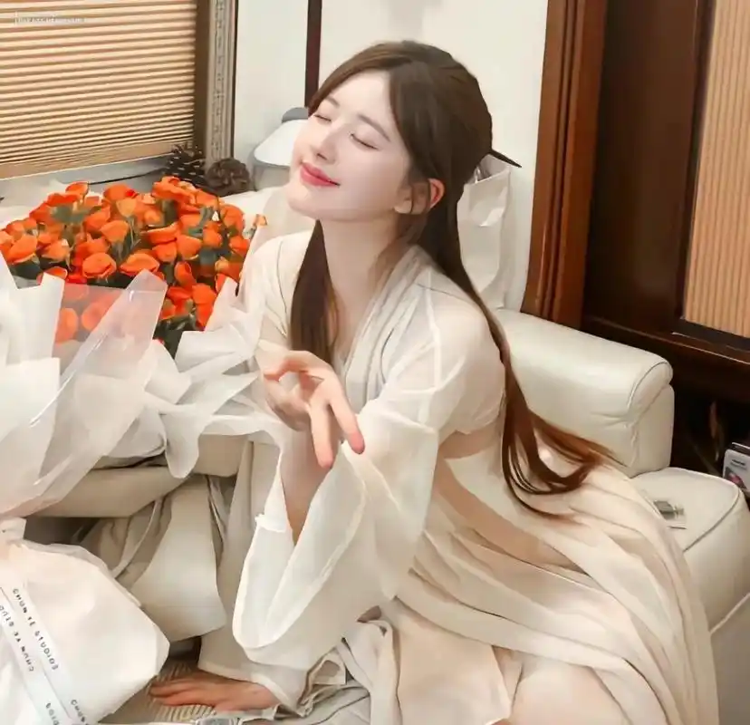 鞠婧祎 #赵露思高清美图 - 抖音