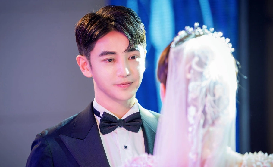 看到黄梦莹和孙坚在一起,就感觉周围都是粉红色的小泡泡