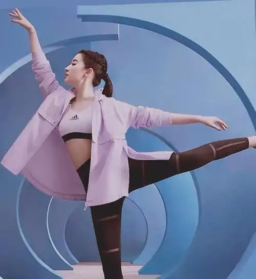 刘亦菲自带仙女气质,经常运动塑造好身材,健身堪比整容