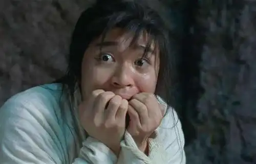 明星演绎"惊讶"表情,赵丽颖太萌,杨颖的演技真的太"炸裂"了_周星驰