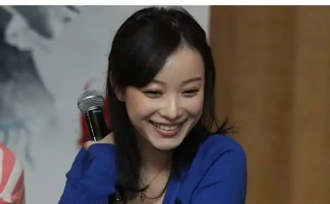 倪妮十年前旧照未修图状态下实力诠释了什么叫逆龄生长