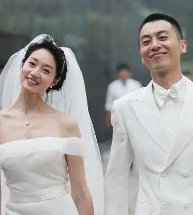 朱亚文沈佳妮夫妇首次聊婚姻大量甜蜜结婚照曝光3