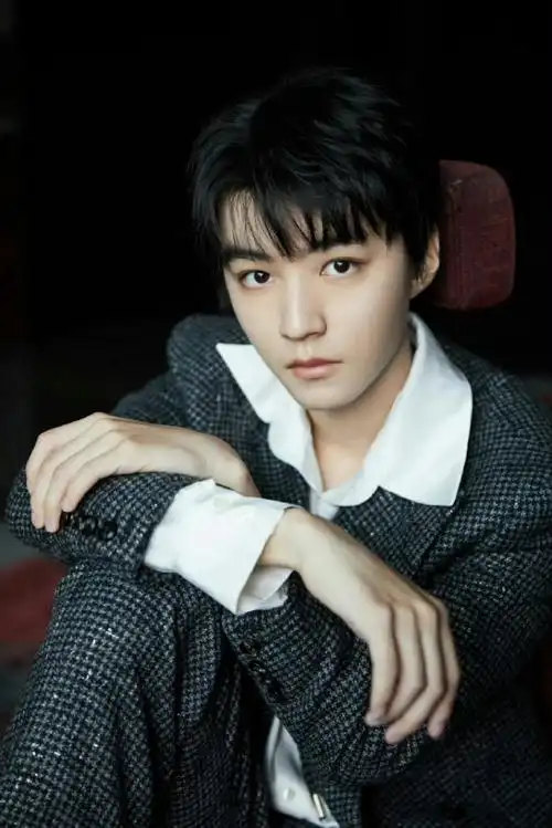 内娱超a眼神杀#沉浸式欣赏王俊凯超a眼神杀一秒沦陷!