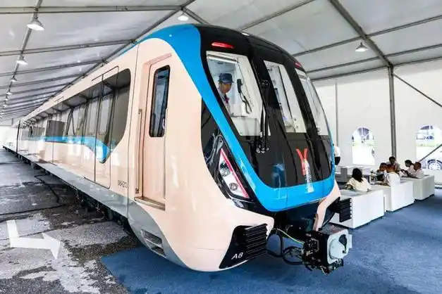 媒体眼中的长客 | 首列时速80公里a型中国标准地铁列车在广州亮相