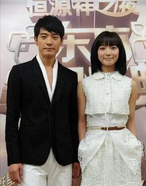 他娶过郝蕾,爱过王珞丹,负了殷桃,最后却和小11岁的她