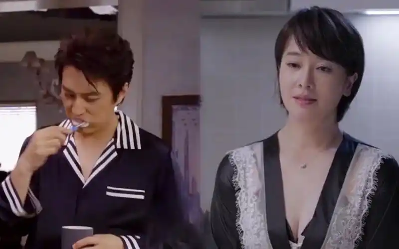 靳东和左小青拍吻戏前的准备,太尊重人了,网友:不愧是一级演员