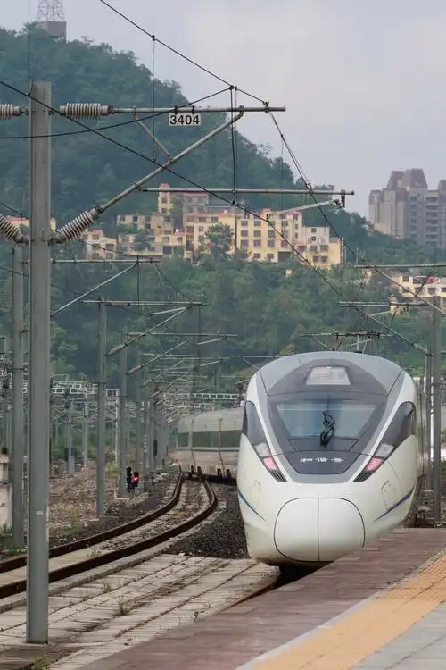 贵南高铁贵州段进入运行试验阶段