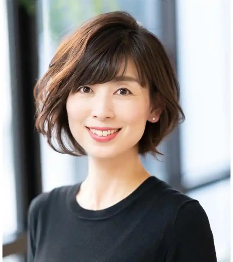 50岁女人的头发"宜短不宜长",不信看这4款短发烫,洋气又减龄