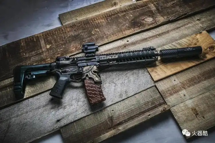 【枪械梦幻改装摄影美图】大家都上过文艺美学课吗?