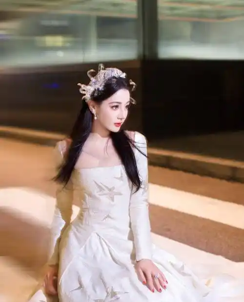 迪丽热巴时尚魅力无限!变身瞬间秒杀你的女神!