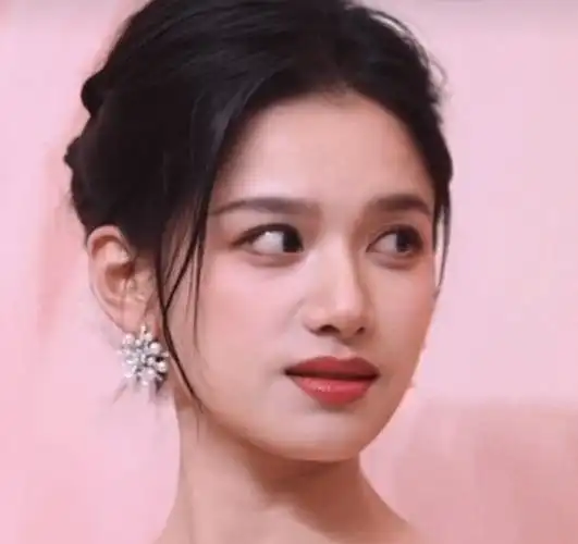 圆润的倪妮土气的赵今麦上海这一夜女明星审美差距出来了