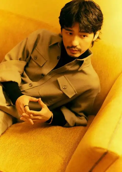 这是同一天的白宇#白宇剃了胡子是青春男大生,留胡子是野性真男人