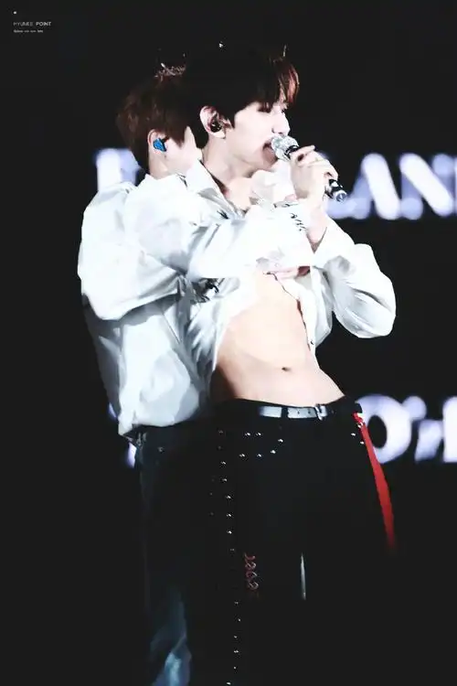 边伯贤腹肌##边伯贤