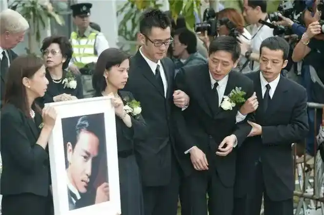 20年前,张国荣从香港某酒店的楼上,一跃而下!结束了璀璨辉煌 - 抖音