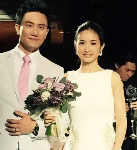 38岁林依晨罕露面狗啃式刘海抢镜结婚6年仍未生一子