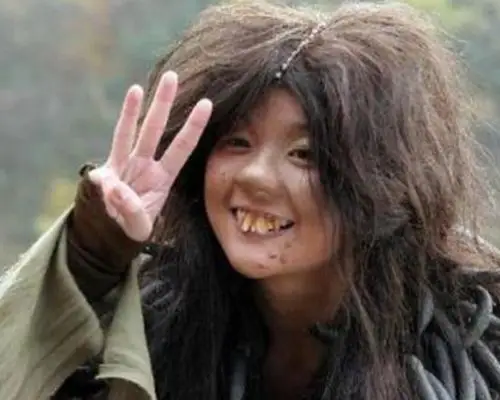 明星为了角色不惜"毁容"扮丑,敬业精神让人佩服.