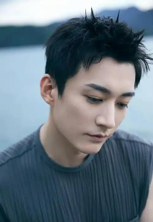 刘学义终于get到这哥的帅气了