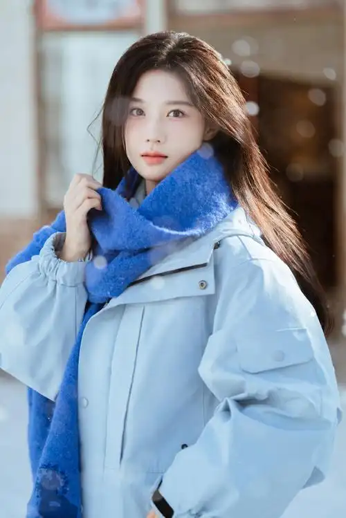 陈意涵estelle超话91#意瞬间#捧一缕思念,让美梦凝结落雪,温暖冰封