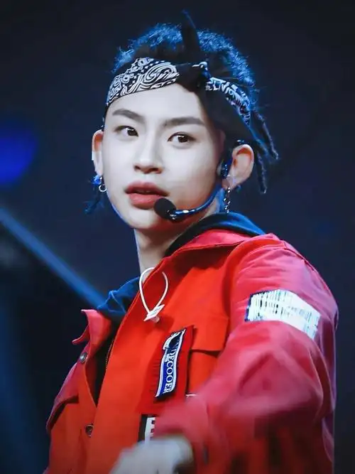 偶像练习生小鬼王琳凯