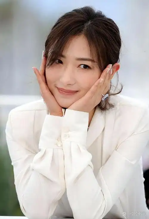 万茜人称"最干净"的女星,如今41岁活的漂亮