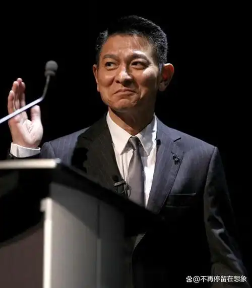 "山寨刘德华"高调演出捞金,派头高过本尊,出场费高得吓人!